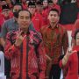 Salam Metal Megawati di Tengah Jokowi - Ganjar hingga Tangan Digandeng di Rakernas PDIP