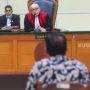 Pengunjung Sidang Haris Azhar Tiba-tiba Teriak 'Kami di Papua!'