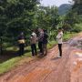 Anggota Dewan-Dinas PU Cipta Karya Mura Tinjau Jalan Rusak di Desa Sukorejo