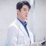 6 Potret Yoo Yeon Seok di Dr. Romantic 3, Penampilannya Bikin Rating Melejit