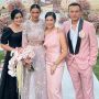 Hadiri Pernikahan Adinia Wirasti, Dian Sastro dan Nicholas Saputra Bikin Salfok: Kirain Rangga Cinta Nikah