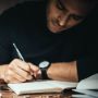 5 Tips Mengurangi Dampak Buruk Begadang, Gunakan Lampu yang Terang