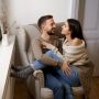 4 Tips Bercinta di Sofa, Bisa Coba Posisi Seks Teratai hingga Upright Doggie