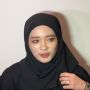 Inara Rusli Posting Foto Tanpa Hijab, Langsung Diserang Warganet: Makin Berani ya