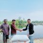 Nelayan Tambak di Karawang Dapat Bantuan Pakan Ikan