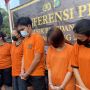 Diringkus Polisi, Ibu Muda Sindikat Pemalsuan Emas di Tangerang Nangis Ingat Anak 1,5 Tahun