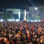 Ribuan Suporter Padati Nonbar Timnas Indonesia lawan Argentina di Depan Balai Kota Solo