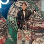 Tips OOTD Keren Pakai Tas Color Full ala Brandon Salim dan Ayla Dimitri, Baju Apa yang Cocok?