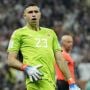 CEK FAKTA: Emiliano Martinez Puji Lemparan Maut Pratama Arhan: Di Piala Dunia Pun Gak Ada yang Seperti Itu!