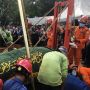 Pakai Pulley System, Puluhan Orang Berjibaku Turunkan Jenazah Fajri Pria Obesitas Berbobot 300 Kg ke Liang Lahat