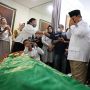 Sebelum Dimakamkan, Prabowo Melayat ke Rumah Duka Mendiang Desmond