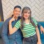 Adly Fairuz Pose Mesra dengan Syahnaz Sadiqah, Istri Diwanti-wanti: Hati-Hati Lanjut ke Aplikasi Ojol