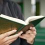Siapa Itu Salwan Momika? Sosok yang Taruh Daging Babi di Al Quran saat Idul Adha