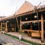 Menikmati Nuansa Tradisional Cafe The Palms di Lampung