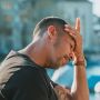 5 Tanda Kamu Tertekan Secara Emosional, Segera Sadari!