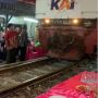 Agak Laen! Pesta Pernikahan Pengantin di Surabaya Ini Digelar di Perlintasan Kereta Api