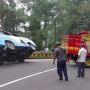 Minibus Wisatawan Asal Bojonegoro Kecelakaan di Jalur Sarangan, Penumpang: Tahu-tahu Terguling