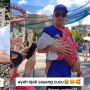 Kocaknya Ayah Rozak Momong Cucu Sampai Universal Studio, Gendong Pakai Kain Jarik Ngalahin Emak-emak