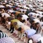 Amalan Sunnah Sebelum Sholat Jumat, Mandi Hingga Memakai Wewangian