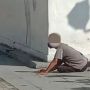 Detik-detik Pengemis Pura-Pura Lumpuh Padahal Bisa Lari Ngacir Ketahuan CCTV