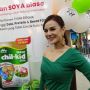 Astrid Tiar Beri Anak Susu Soya Gara-Gara Alergi Susu Sapi, Nutrisinya Tercukupi Gak Ya?