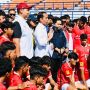 Tengok Seleksi Pemain Timnas U-17 di Stadion Si Jalak Harupat, Jokowi: Syukur-syukur Bisa Juara