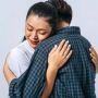 5 Cara Mengekspresikan Bahasa Cinta Physical Touch, Pernah Mencobanya?