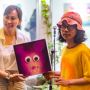 In A Search For Divine Love: Menikmati Mata dalam Karya Yula