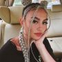 Agnez Mo Pamer Foto Bareng Pacar Pakai Gaun Putih, Singgung Soal Pernikahan: Kami Cuma Mau..