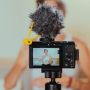 4 Cara agar Tidak Malu di Depan Kamera, Siap Jadi YouTuber?