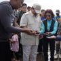 Bersama Prabowo dan Susi, Pertamina Ajak Warga Bersihkan Pantai dan Lepasliarkan Penyu Lekang