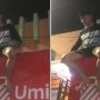Terkepung Warga Sekampung usai Kepergok Naik Loteng Warung, Maling Merengek Bak Anak Kecil: Turun Gak Turun, Mati!