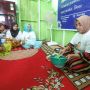 Kembangkan UMKM di Bone Lewat Pelatihan Membuat Kue Putu Ambon