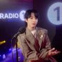 Pertama Kalinya Seven Dibawakan Jungkook BTS secara Live di Radio Inggris, BBC