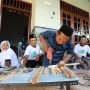 Industri Furnitur Berkembang Pesat, Masyarakat di Tuban Dilatih untuk Memanfaatkan Limbah Kayu Jati