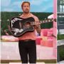 Dapat Hadiah Gitar dari Ryan Gosling, Jimin BTS Sampaikan Pesan Menyentuh