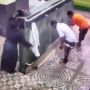 Terekam CCTV, Maling Kepergok Pura-pura Wudu Demi Curi HP Jemaah: Langsung ke Neraka Jahanam!