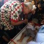 Edukasi Masyarakat Soal Gizi, Ini Momen Ganjar Pranowo Timbang dan Gendong Balita di Posyandu