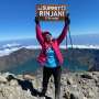 7 Artis Berhasil Taklukkan Gunung Rinjani, Ira Wibowo Sampai Puncak di Usia 55 Tahun
