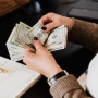 3 Tips Menghemat saat Bekerja, Pengeluaran Jadi Gak Membengkak