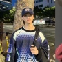 Jadi Kang Jastip, Mark NCT Bawakan Majalah Titipan Kevin THE BOYZ