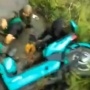 Momen 2 Cewek Tercebur ke Sawah Bareng Motor Listrik
