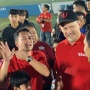 Raffi Ahmad Semringah Cetak Gol di Depan Peter Schmeichel: Idola Gue Tuh!