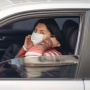 Apakah Aman Berkendara dengan Kaca Jendela Mobil Terbuka? Simak Faktanya