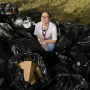 Prilly Latuconsina Ingin Kibarkan Bendera Merah Putih di Dalam Laut, Malah Jadi Salah Fokus ke Sampah Plastik