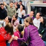 Para Artis Rebutan Selfie Bareng Jokowi saat Diajak Jajal LRT Jabodebek