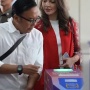 Momen Ari Lasso Gigit Jari saat Salah Tapping Gate LRT Jabodebek Bareng Jokowi