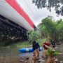 Prihatin Budaya Buang Sampah ke Sungai, Bendera Merah Putih Raksasa Berkibar di Atas Sungai Winongo
