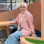 Vega Karina Andira Putri, Dosen dan Kreator Konten Supersibuk yang Dijuluki Momfluencer