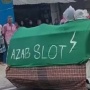 Viral Peserta Pawai 17 Agustus Jadi Keranda Jenazah Korban Azab Slot, Ini Hukumnya dalam Islam